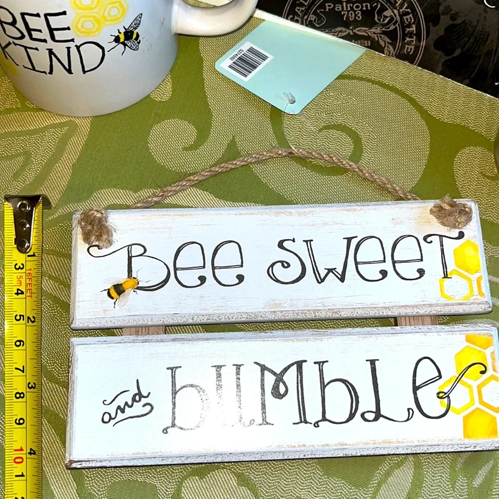 Nwt yellow spring bee bundle gold bow flip flops &wood sign βBee Sweet&Bumbleβ - Picture 15 of 16